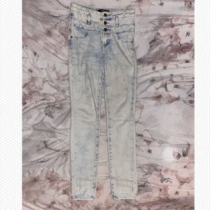 Light Wash High Waisted Jeans